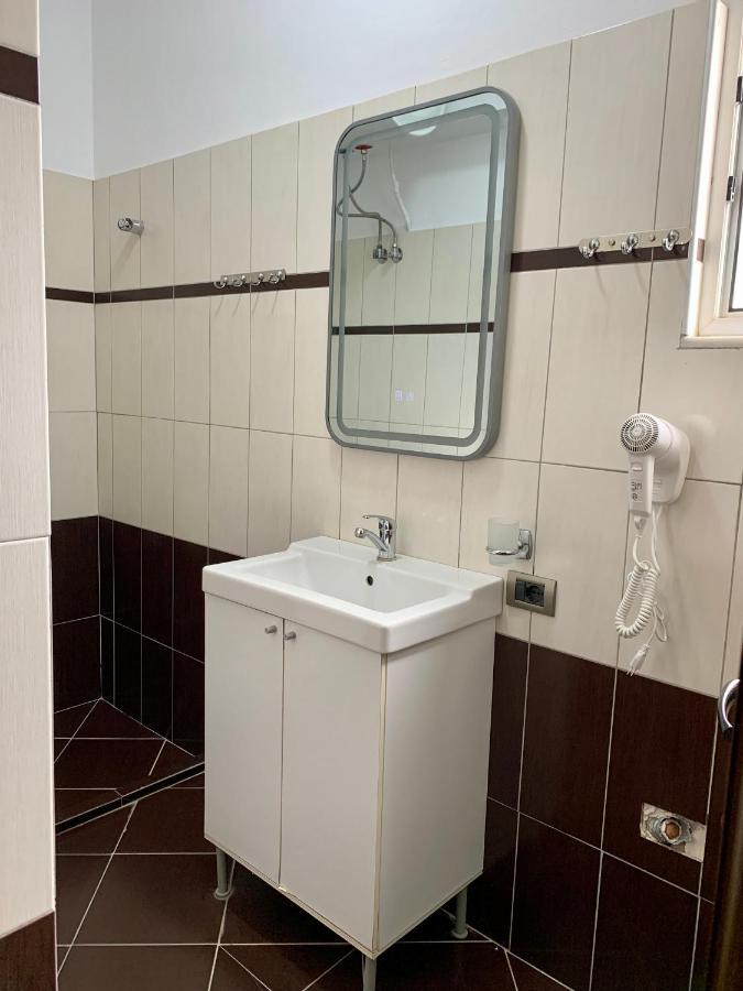 Maxus Apts Sarande Luaran gambar