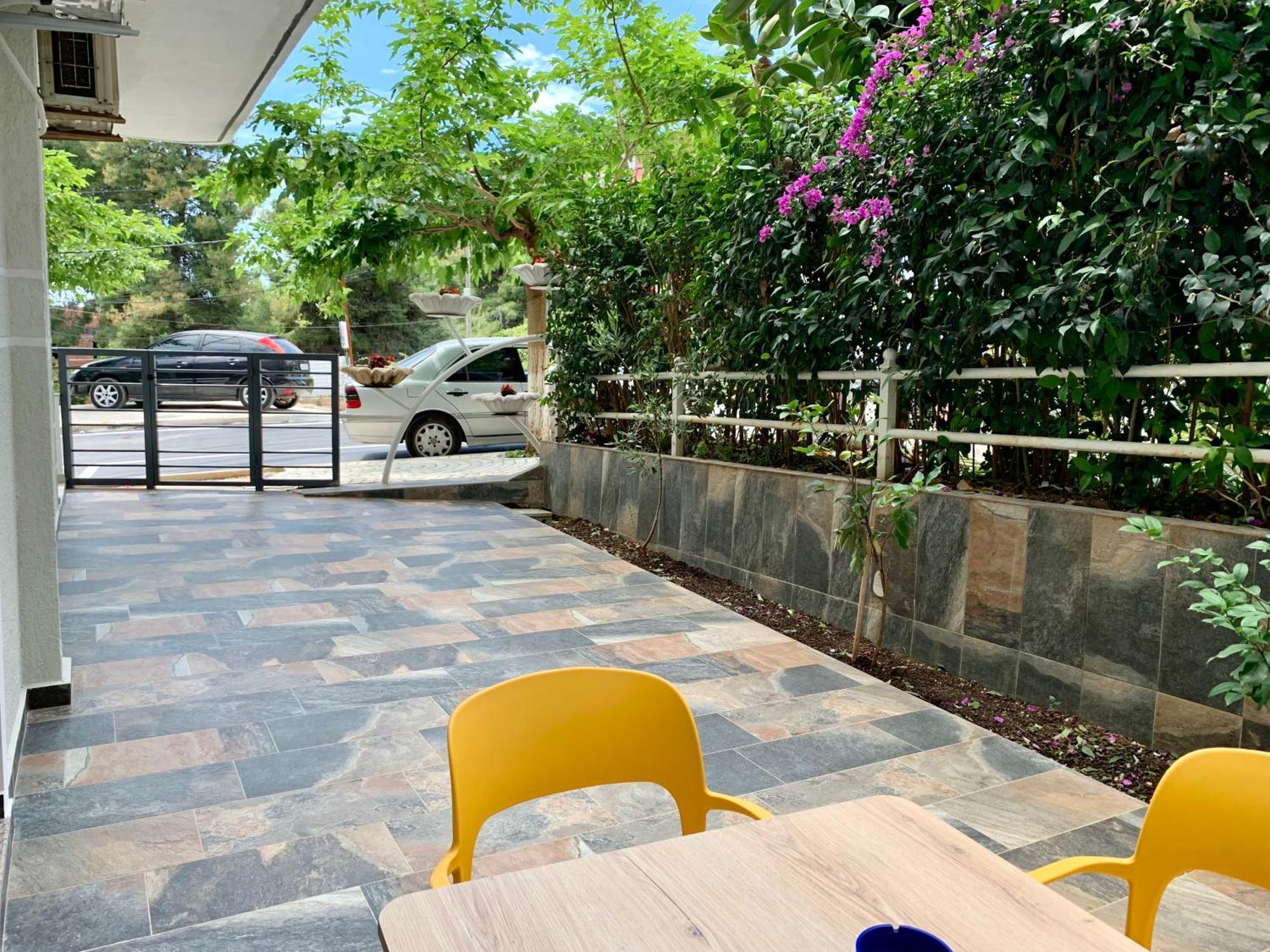 Maxus Apts Sarande Luaran gambar