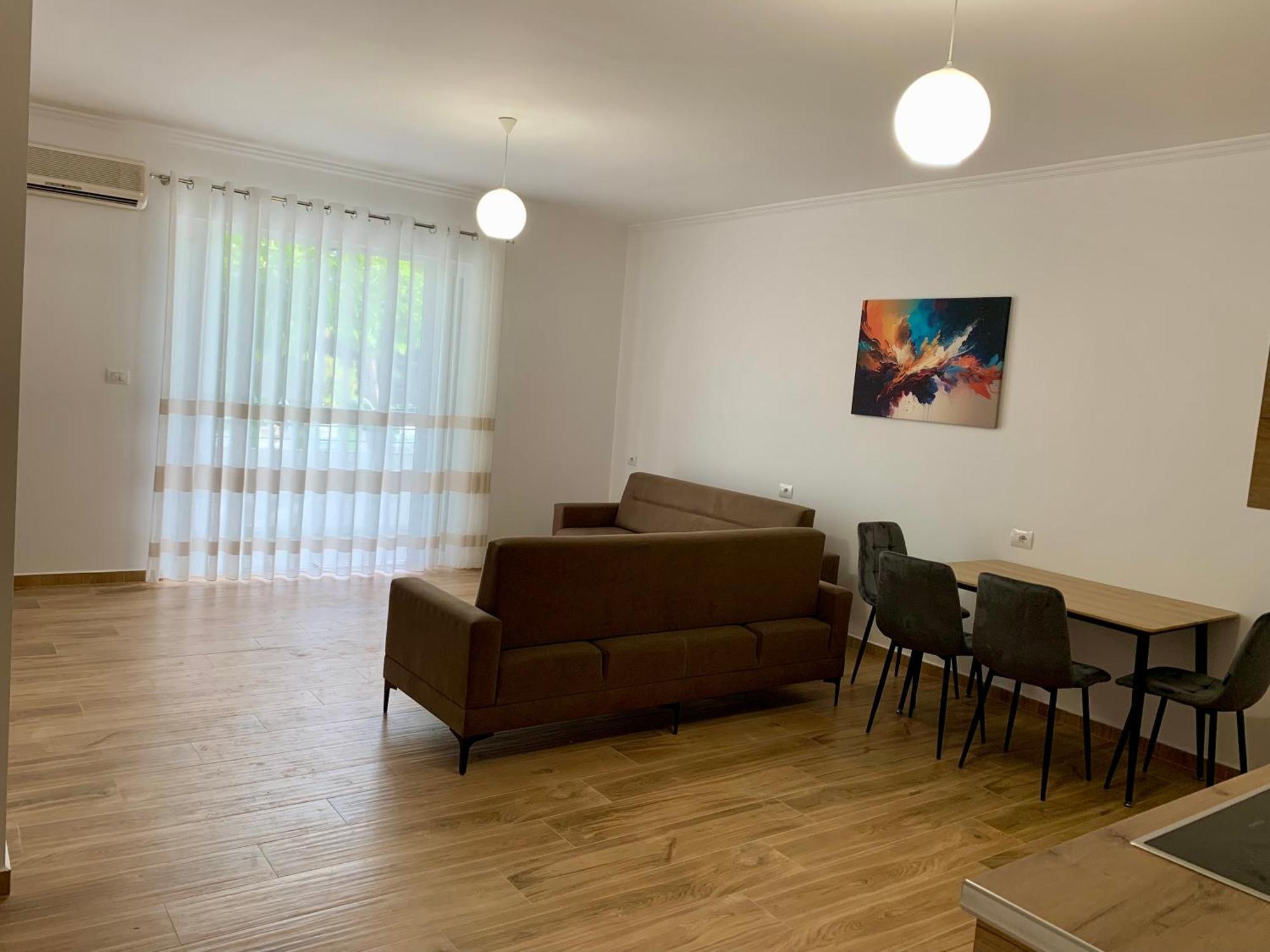 Maxus Apts Sarande Luaran gambar